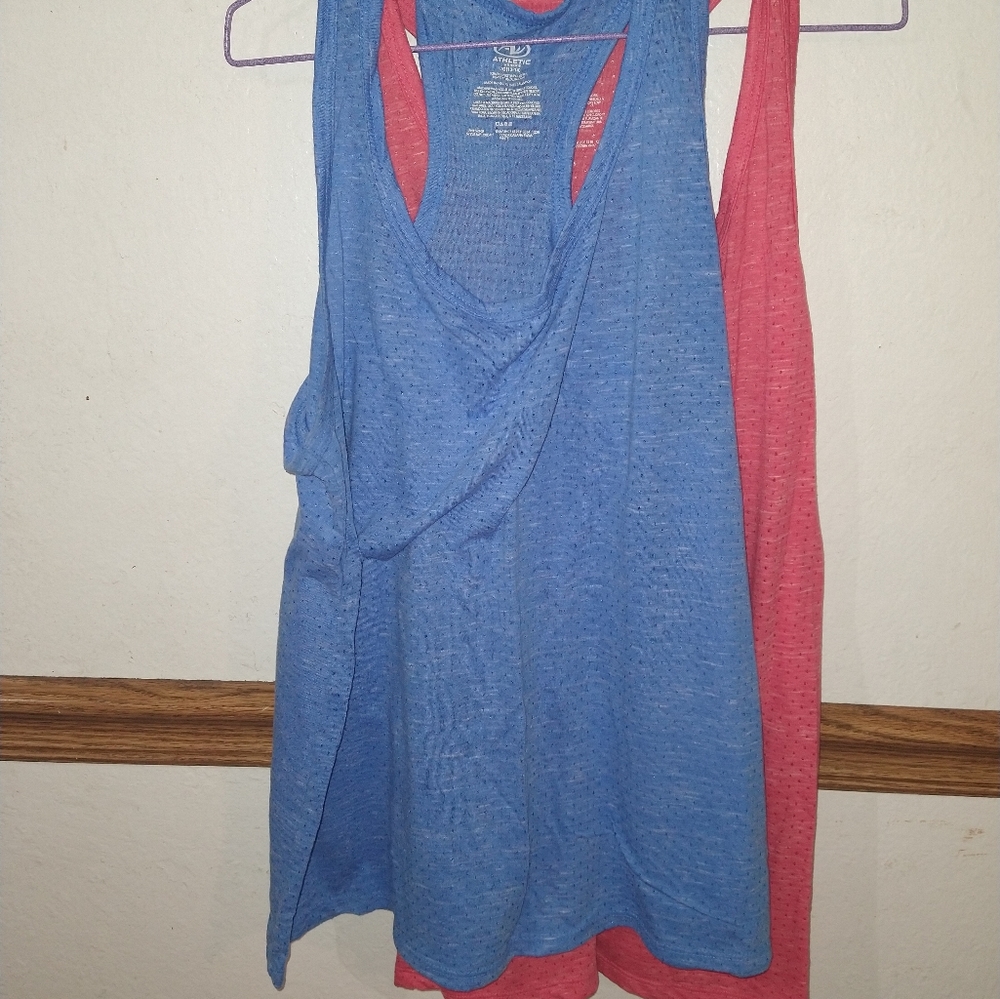 Bundle of 2 tanks